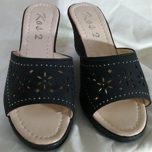 Sz 8 Black Wedge Slides